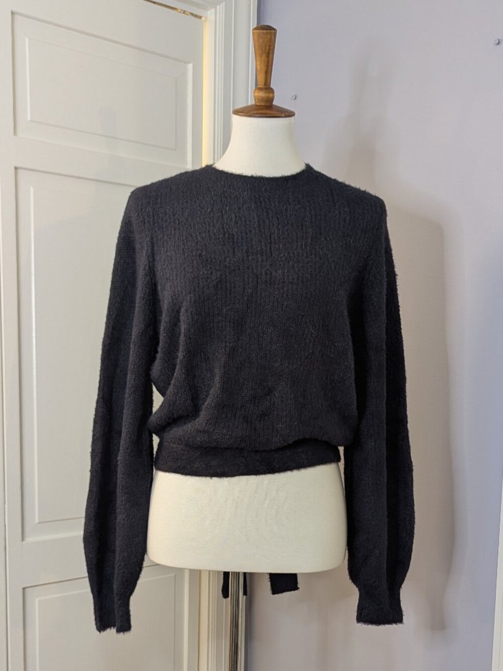 American Eagle Backless Bow Sweater Crew Neck Long Sleeve